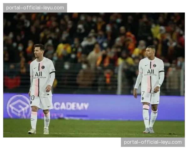 分析：为何朗斯队的防守跑动效率冠绝法甲？数据揭示其协同移动的奥秘