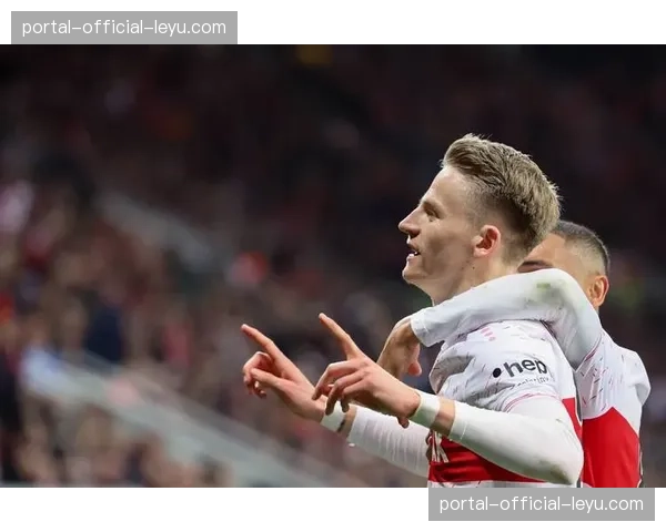 半场:勒沃库森0-1暂负斯图加特,弗里希反击中低射破门 半场:勒沃库森0-1暂负斯图加特,弗里希反击中低射破门